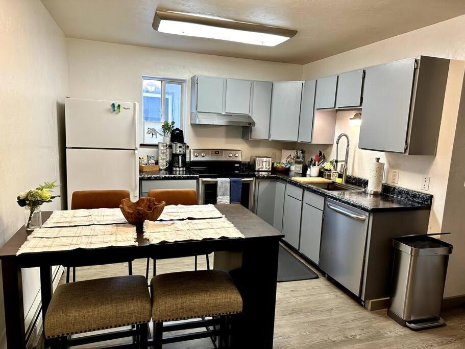 פיירבנקס Comfortable 2Br Apt Central מראה חיצוני תמונה